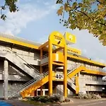 Premiere Classe Dunkerque Est Cappel Отель Армбу-Каппель