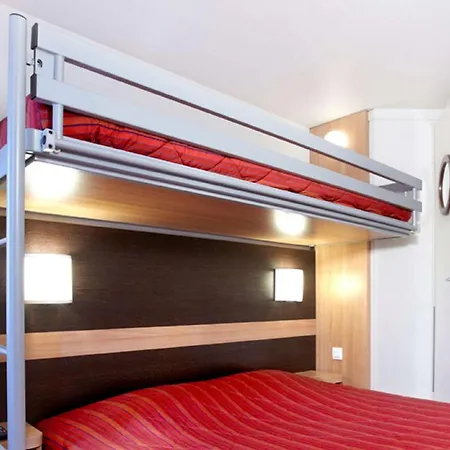 ホテル プレミア クラッセ ダンケルク エスト アルムブー カペル 2*