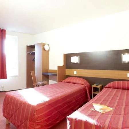 プレミア クラッセ ダンケルク エスト アルムブー カペル ホテル アルル・シュル・テク