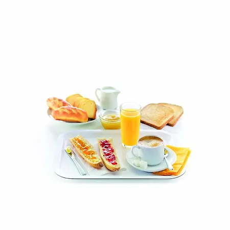 プレミア クラッセ ダンケルク エスト アルムブー カペル 2* アルル・シュル・テク