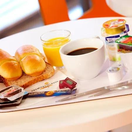 プレミア クラッセ ダンケルク エスト アルムブー カペル ホテル 2*