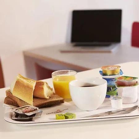 ホテル プレミア クラッセ ダンケルク エスト アルムブー カペル アルル・シュル・テク